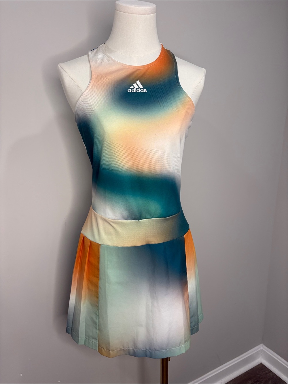 Adidas Gradient Athletic Tennis Dress in Teal, Orange & Cream Small